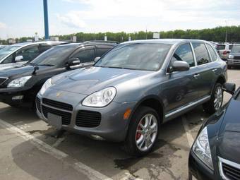 2004 Porsche Cayenne Photos
