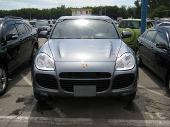 2004 Porsche Cayenne Pictures