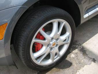 2004 Porsche Cayenne Images