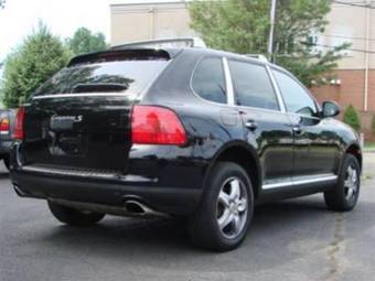 2004 Porsche Cayenne Pictures