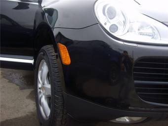 2004 Porsche Cayenne Pictures