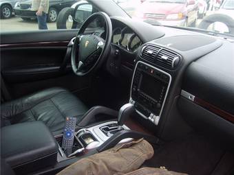 2004 Porsche Cayenne Pics