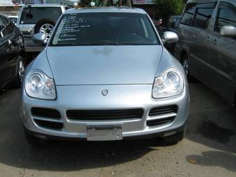 2004 Porsche Cayenne Pictures