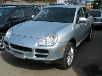2004 Porsche Cayenne Photos