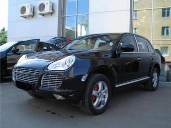 2004 Porsche Cayenne Pictures