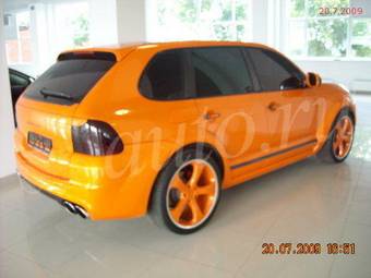 2004 Porsche Cayenne Photos