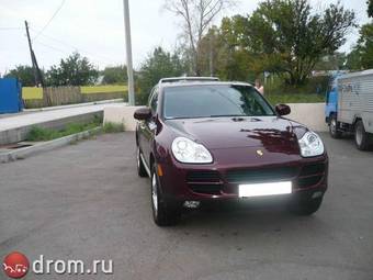 2004 Porsche Cayenne Photos