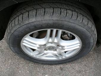 2004 Porsche Cayenne Photos