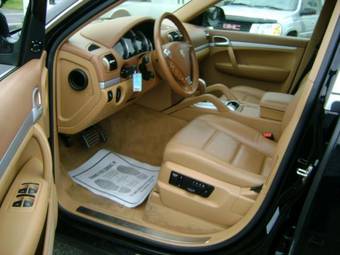 2004 Porsche Cayenne Wallpapers