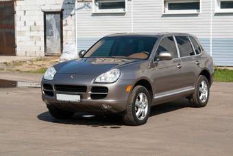 2004 Porsche Cayenne Pictures