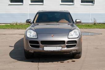 2004 Porsche Cayenne Pictures