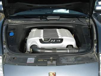 2004 Porsche Cayenne Photos