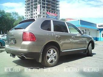 2004 Porsche Cayenne Pictures