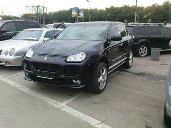 2004 Porsche Cayenne Photos