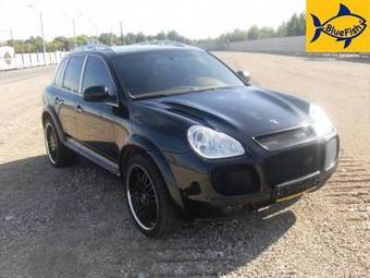 2004 Porsche Cayenne Pictures