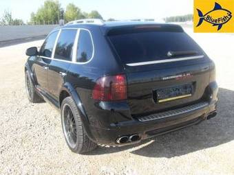 2004 Porsche Cayenne Photos