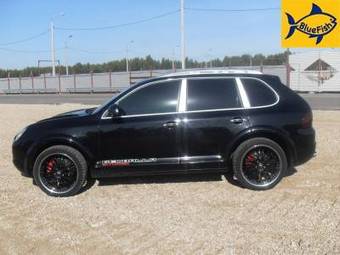 2004 Porsche Cayenne Wallpapers
