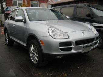 2004 Porsche Cayenne Pictures