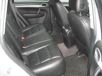 2004 Porsche Cayenne Photos