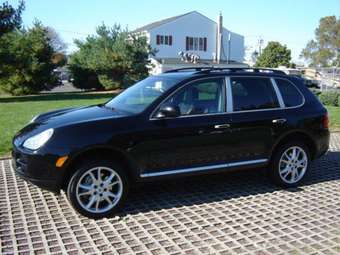2005 Porsche Cayenne Pictures