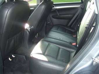 2005 Porsche Cayenne Images