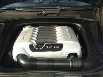 2005 Porsche Cayenne Photos