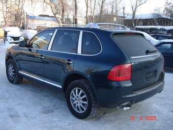 2005 Porsche Cayenne Pictures