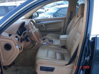 2005 Porsche Cayenne Photos
