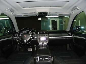 2005 Porsche Cayenne Pictures