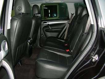 2005 Porsche Cayenne Pictures