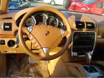 2005 Porsche Cayenne Pictures