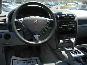 2005 Porsche Cayenne Photos