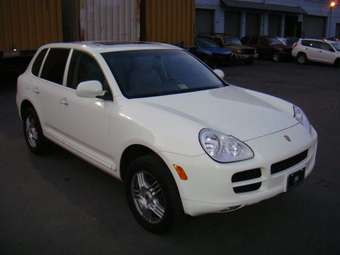 2005 Porsche Cayenne Photos