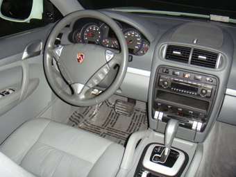 2005 Porsche Cayenne Images