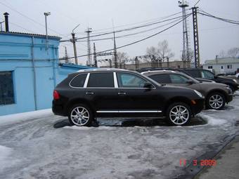 2005 Porsche Cayenne Photos