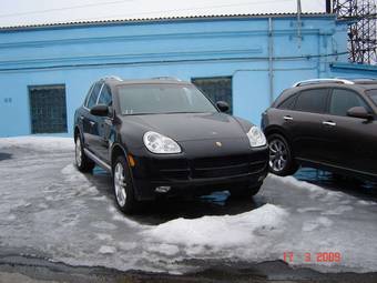 2005 Porsche Cayenne Photos