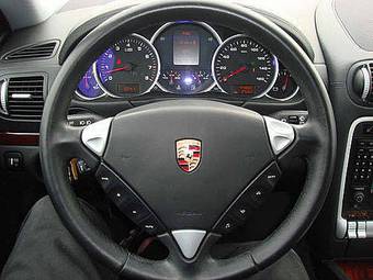 2005 Porsche Cayenne Pictures
