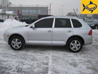 2005 Porsche Cayenne Pictures