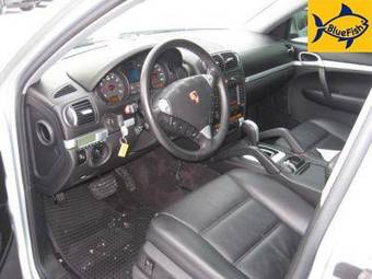2005 Porsche Cayenne Pictures