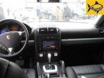 2005 Porsche Cayenne Photos