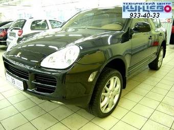 2005 Porsche Cayenne Pictures