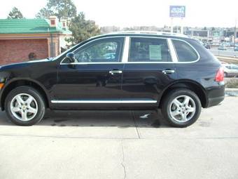 2005 Porsche Cayenne Photos