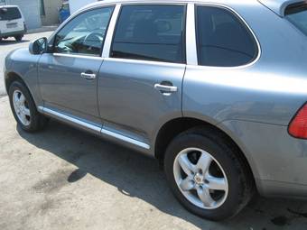 2005 Porsche Cayenne Photos