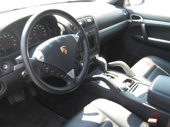 2005 Porsche Cayenne Photos