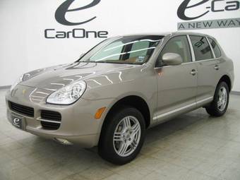 2005 Porsche Cayenne Photos