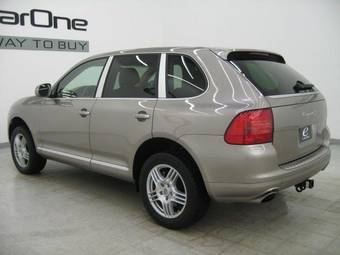 2005 Porsche Cayenne Pictures