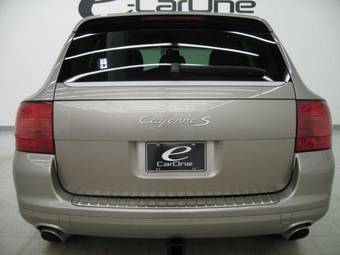 2005 Porsche Cayenne Photos