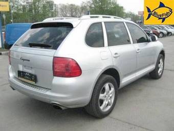 2005 Porsche Cayenne Pictures