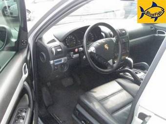 2005 Porsche Cayenne Pictures