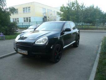 2005 Porsche Cayenne Photos